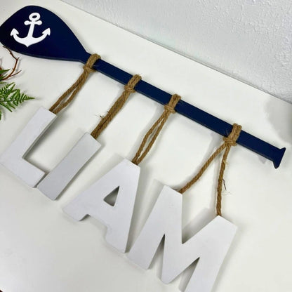 Decoración Personalizada con Remo y Letras Colgantes